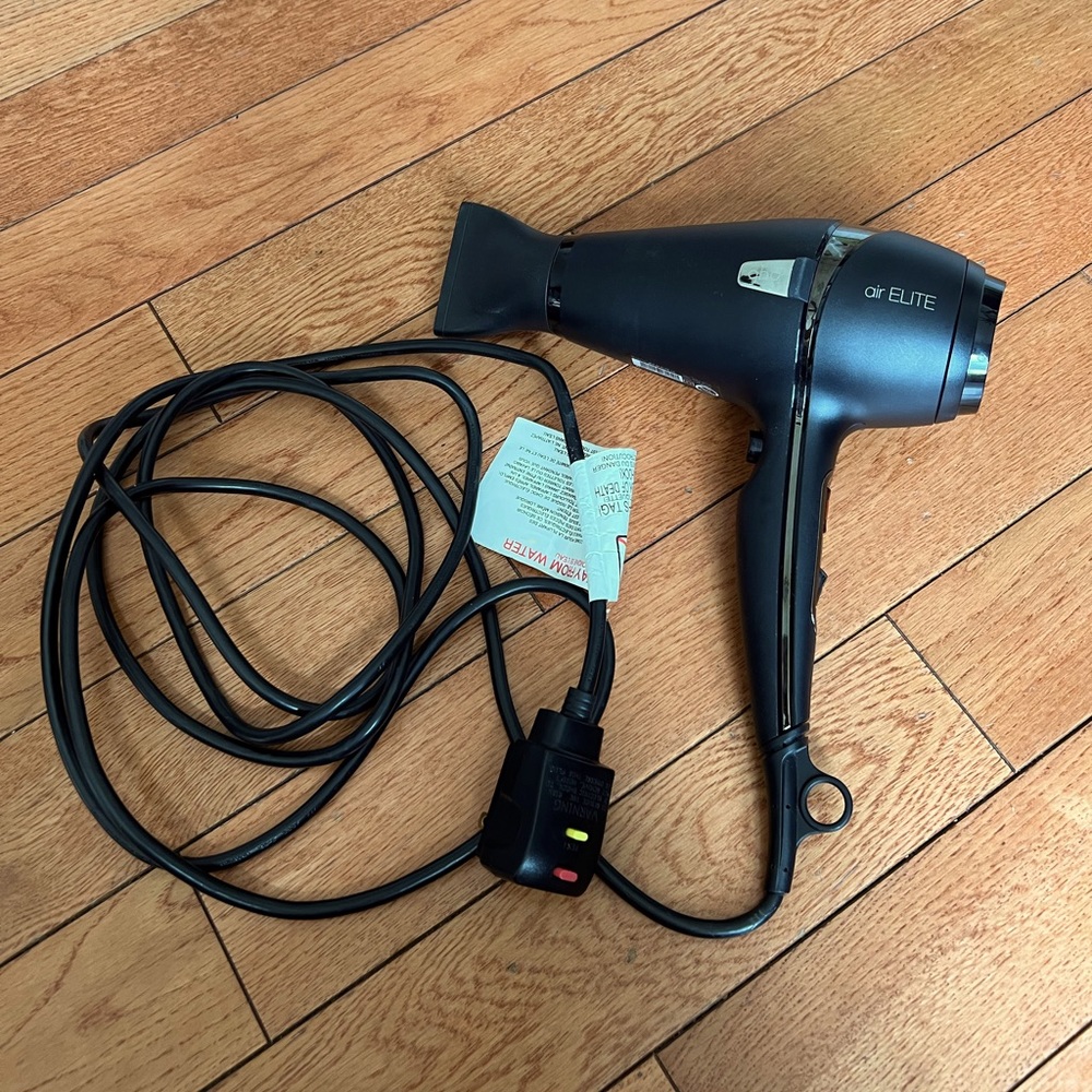 FREE GIFT WITH PURCHASE - GHD Good Hair Day air ELITE Hair Dryer 1875W